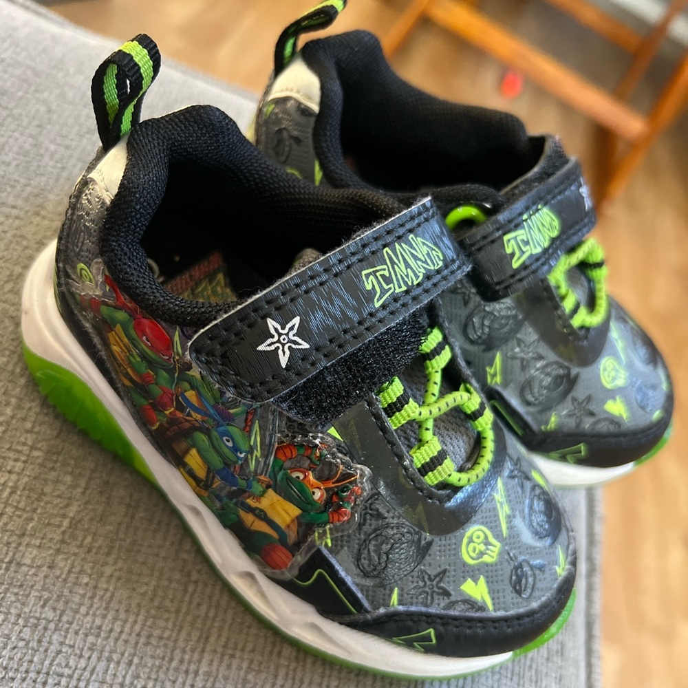 Tmnt LIGHT UP SHOES